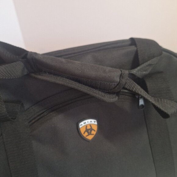 Ariat Black Polyester Duffle Bag With Zippered Pocket & Double Handles 16x10x6" - Picture 12 of 12